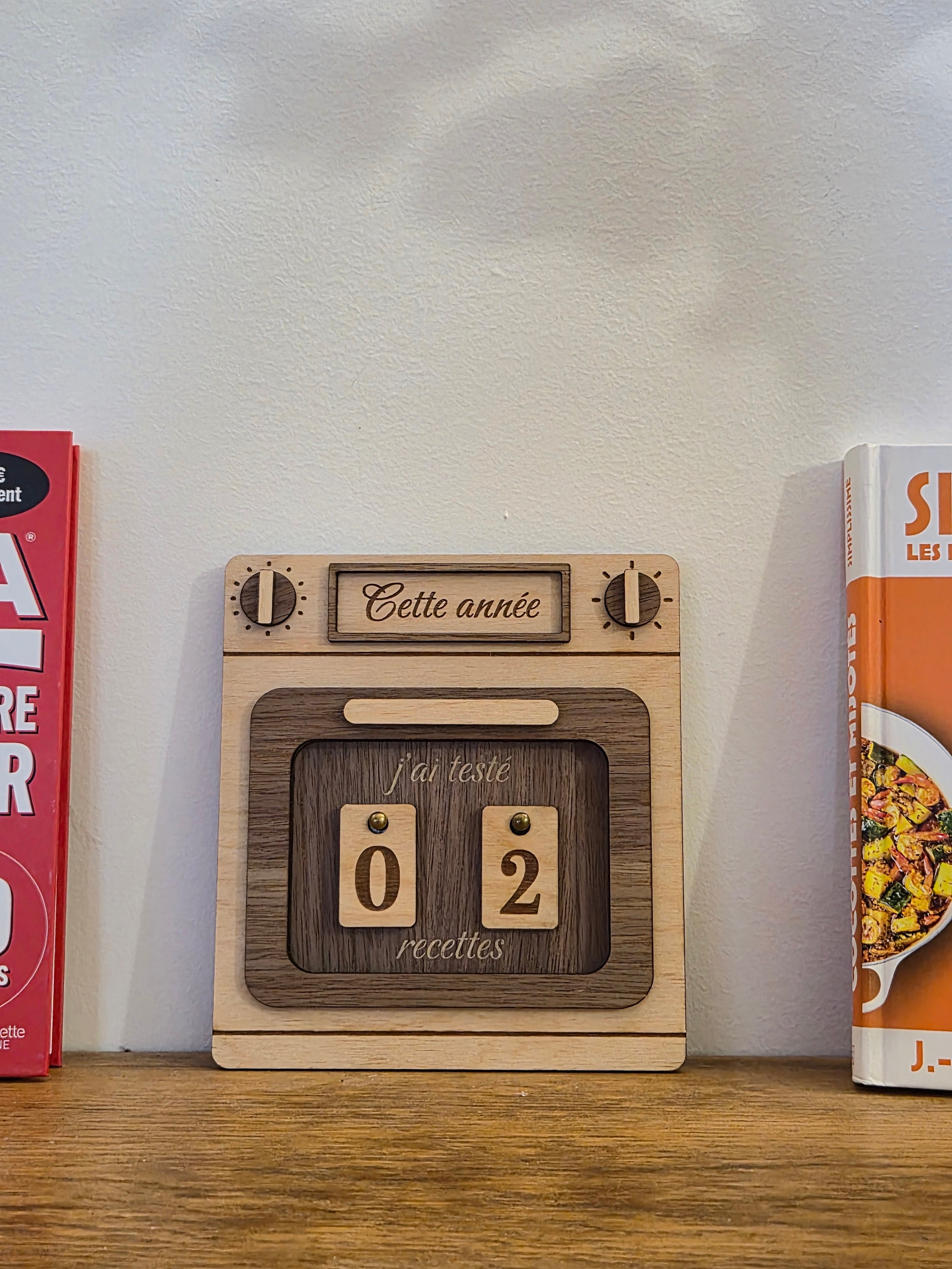 Tableau en bois artisanal pour créatrices, visualisation des commandes par département, personnalisation annuelle